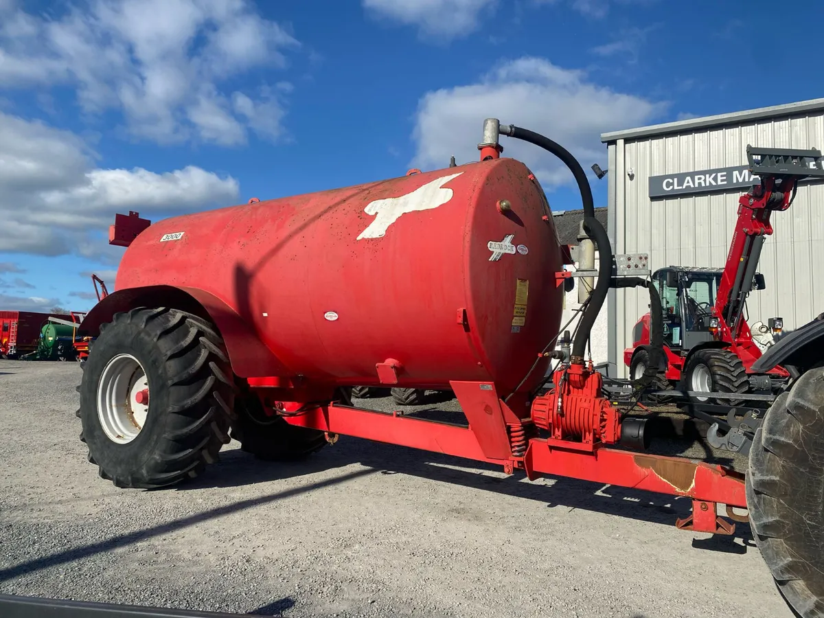 Redrock 3000 Gallon Tank Fully Serviced!!!! - Image 1