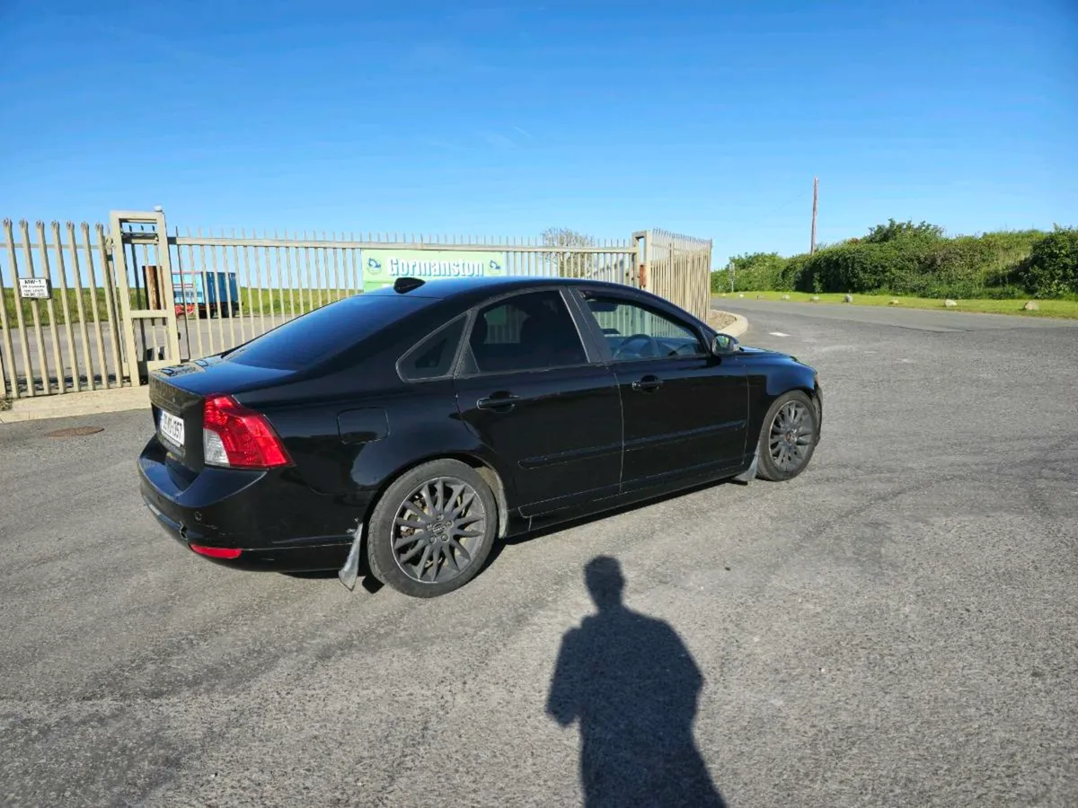 2009 Volvo S40 - Image 2