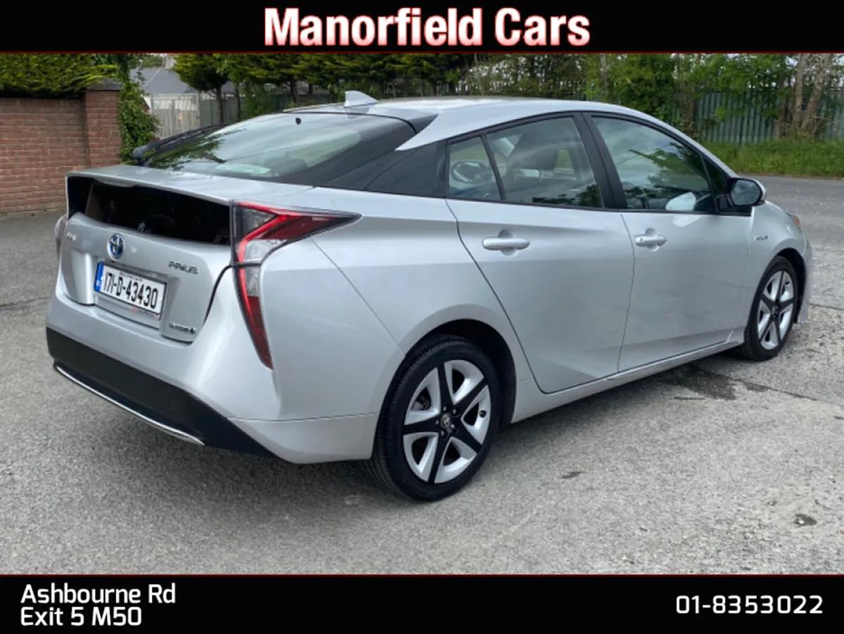 2017 Toyota Prius Luxury 1.8 Petrol Hybrid Auto - Image 4