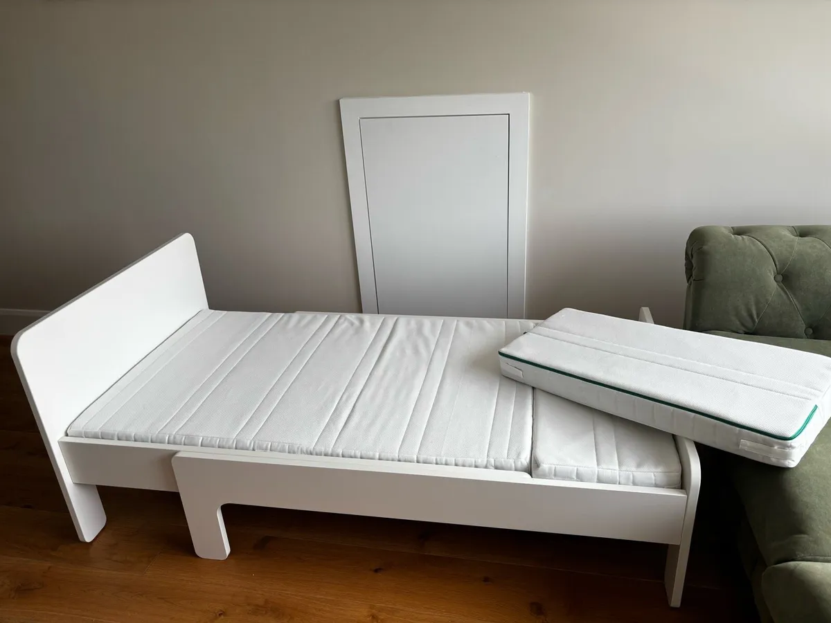 Junior bed - Image 1