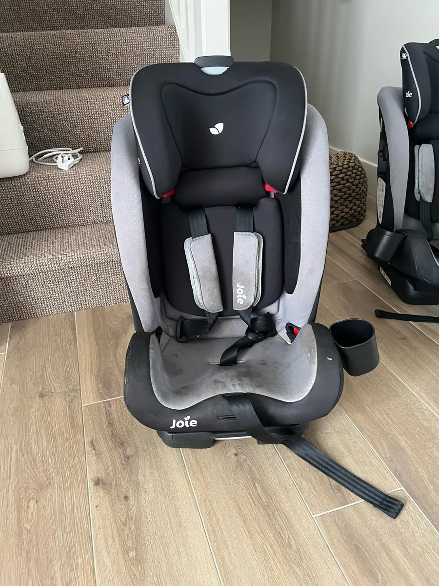 2  X Joie Bold car seats - Image 1