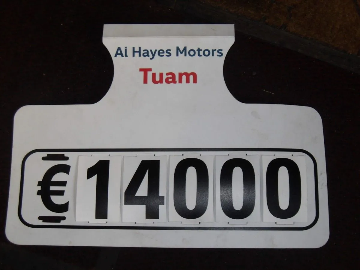 Volkswagen Golf 1.6 TDI 5DR 110HP Lounge - Image 4