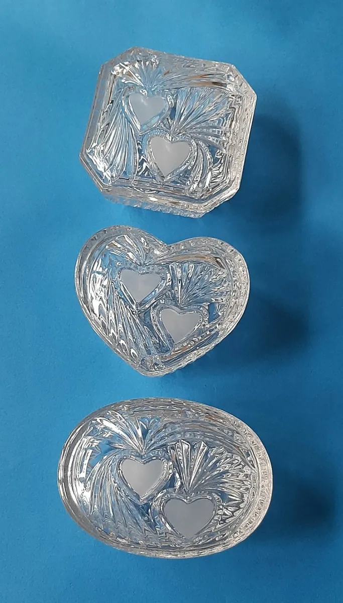 Three glass trickets - Image 1