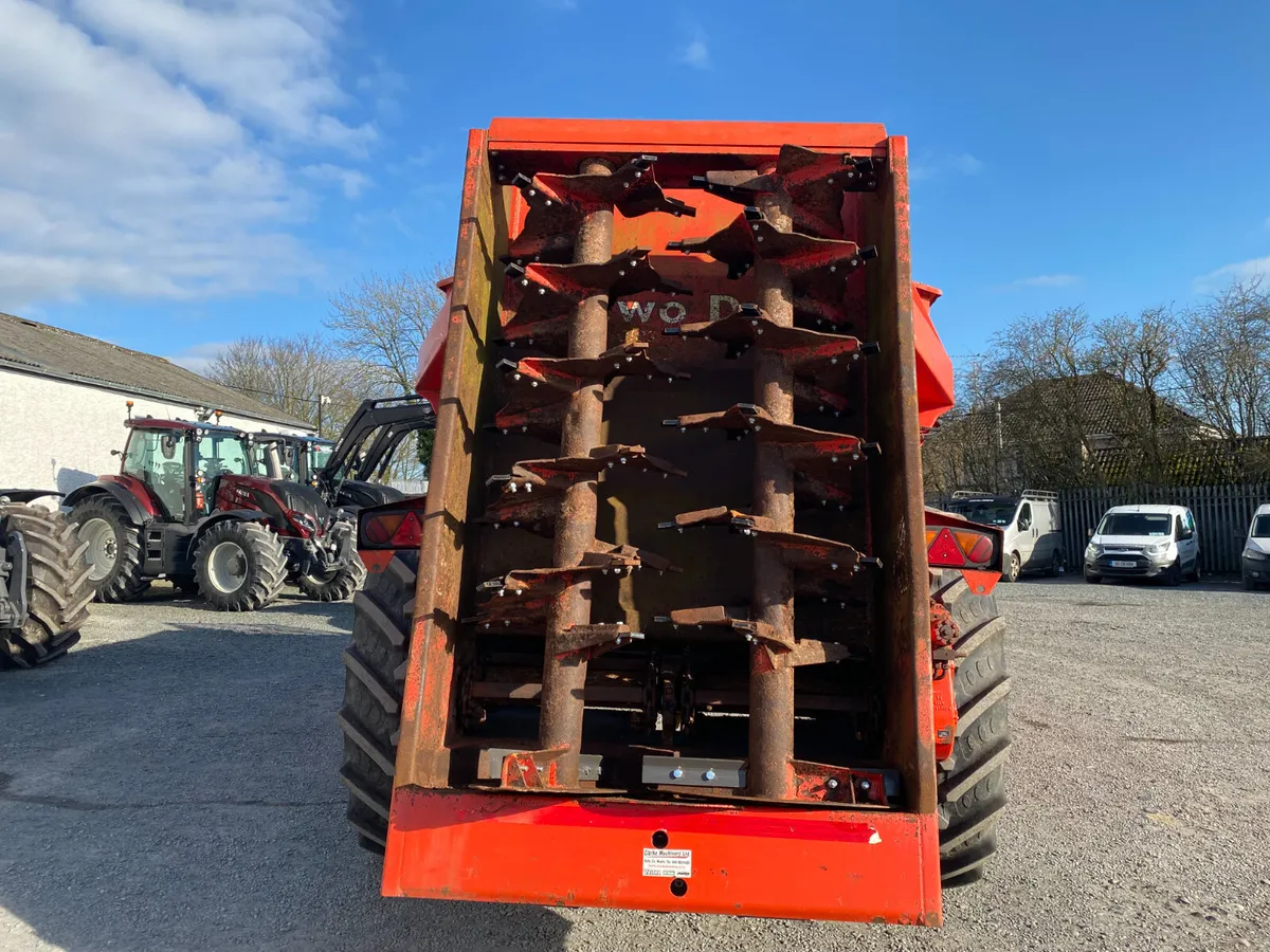 K-Two 14 Tonne Rear Discharge Muckspreader - Image 4