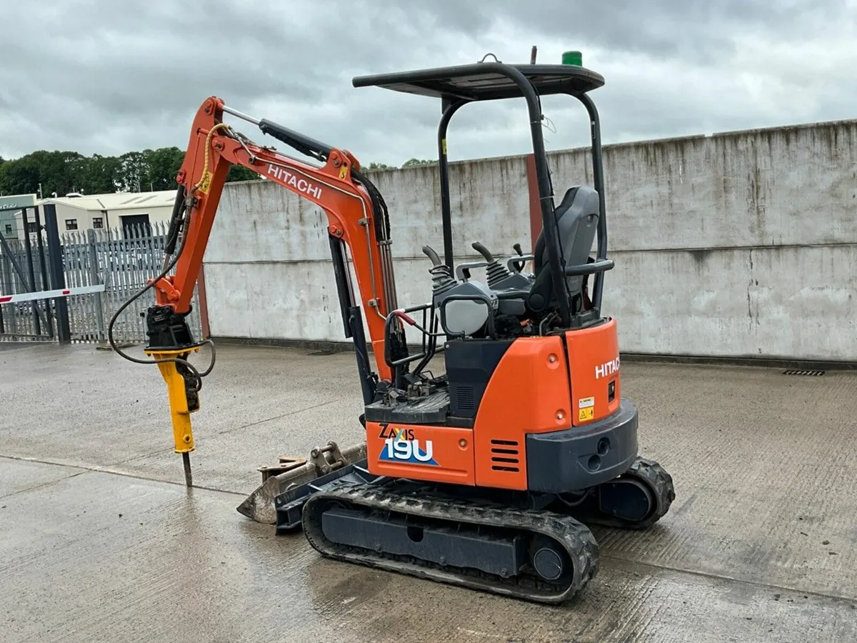 HITACHI ZAXIS ZX19U-6 1.9 TON MINI DIGGER - Image 4