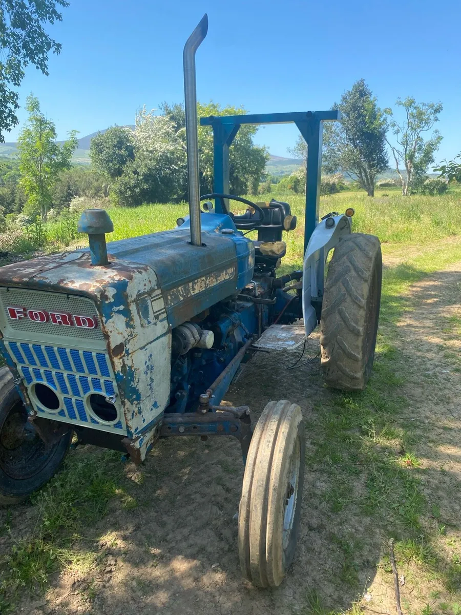 Vintage Ford 3000 - Image 2