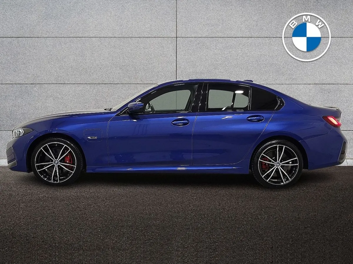 BMW 3 Series 330e M Sport Saloon - Image 4