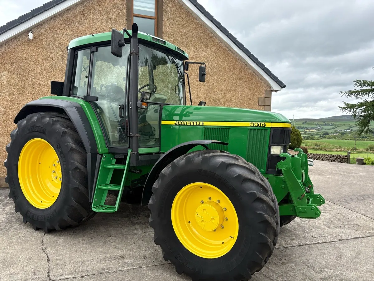 John Deere 6910 - Image 1