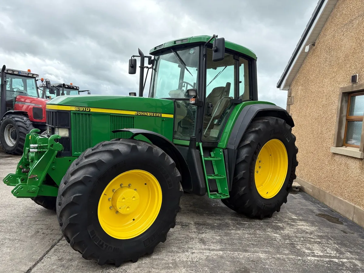 John Deere 6910 - Image 2