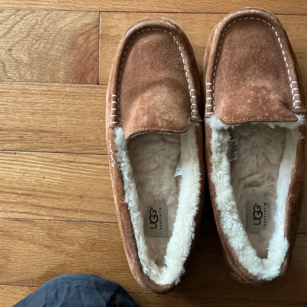 Ugg slippers - Image 3