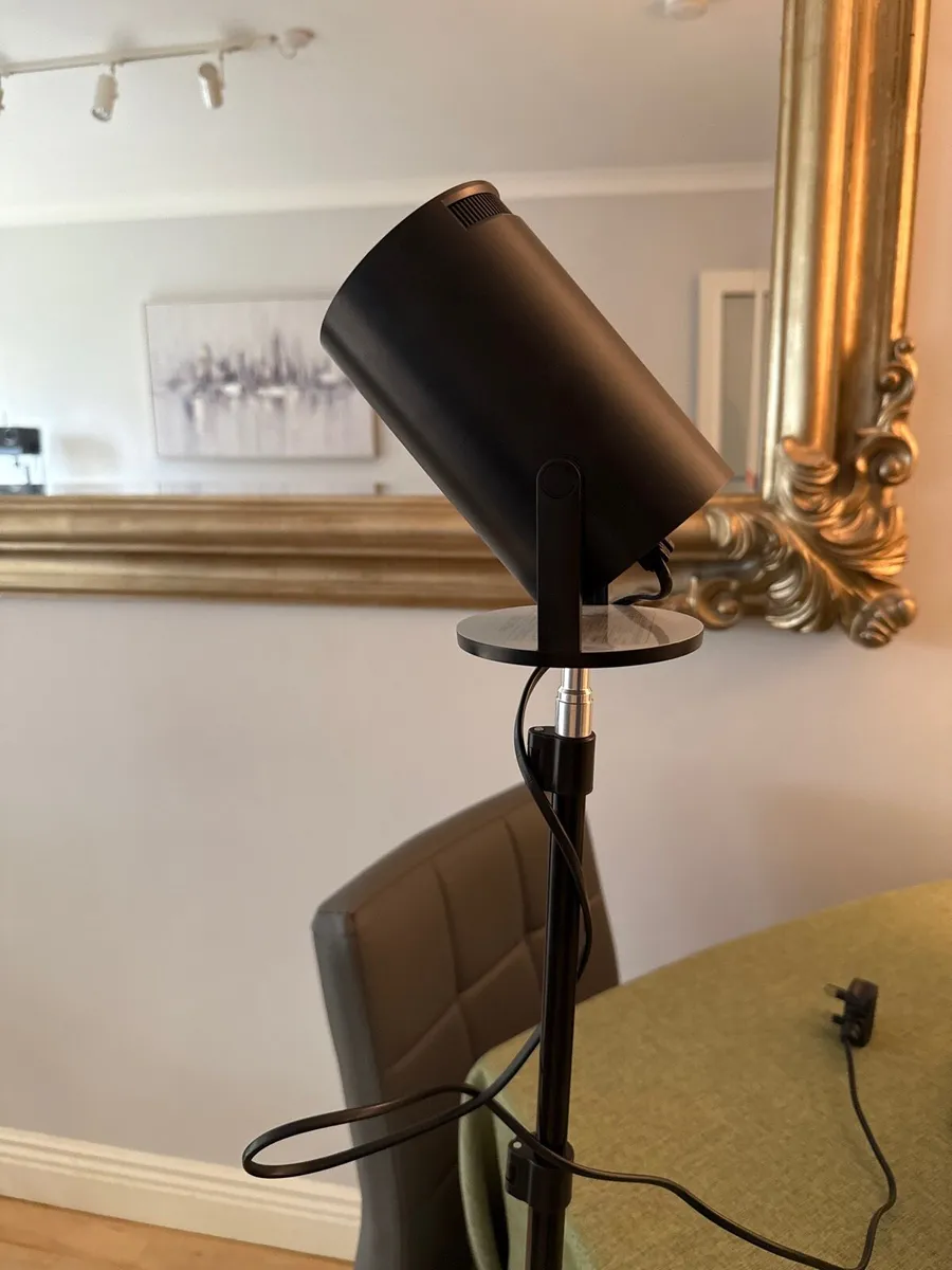 Smart Projector and tripod - Image 2