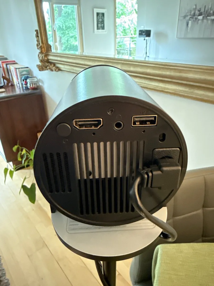 Smart Projector and tripod - Image 3