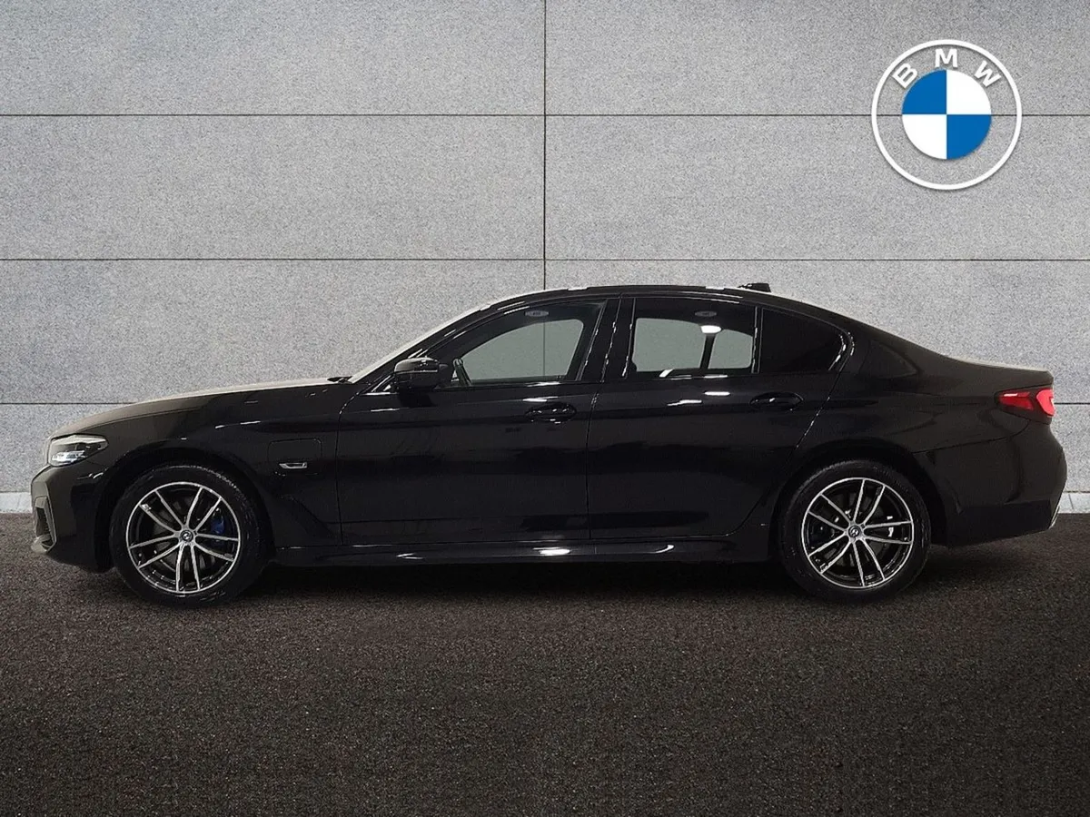 BMW 5 Series 530e M Sport Saloon - Image 4