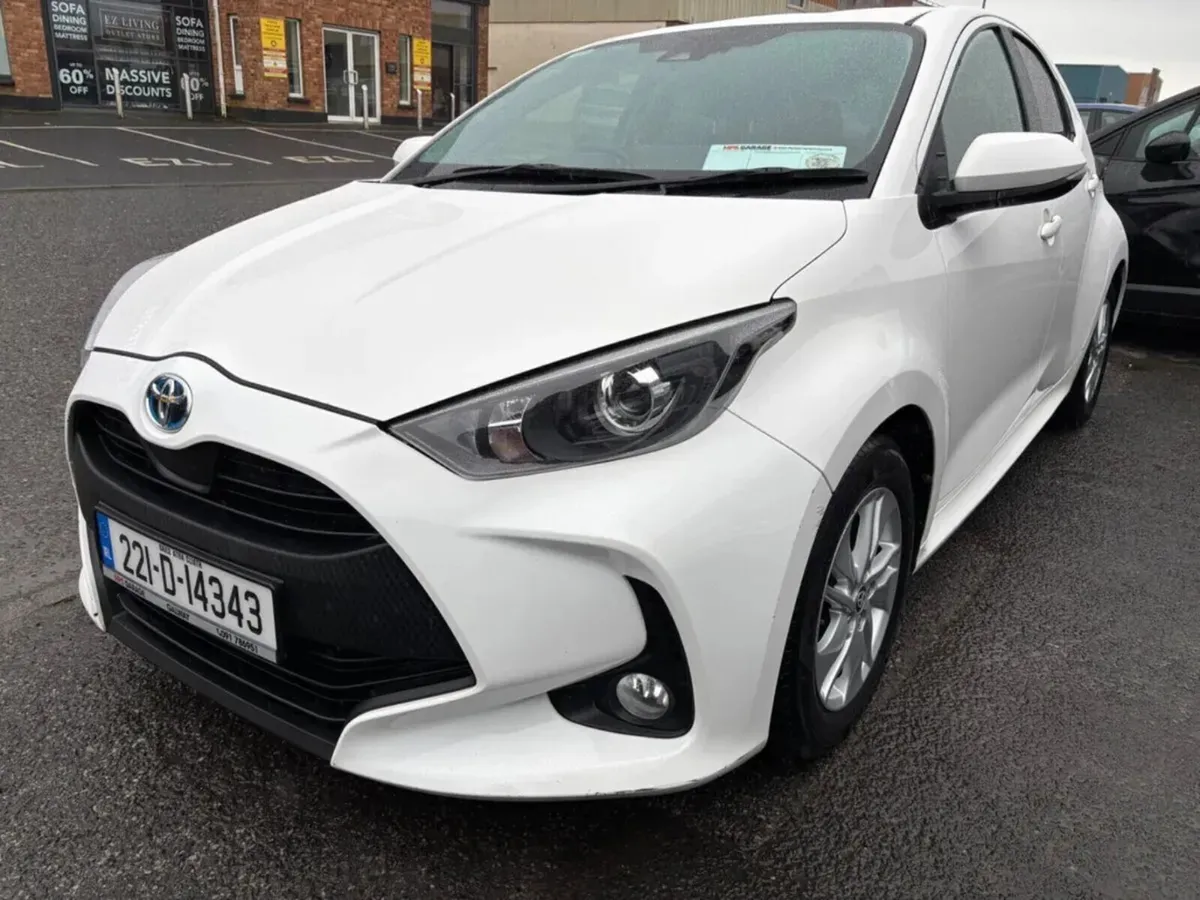 2022 Toyota Yaris 1.5 Petrol Hybrid Automatic - Image 3