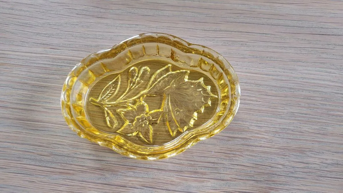 1920s Art Deco Amber Glass Trinket set - Image 3