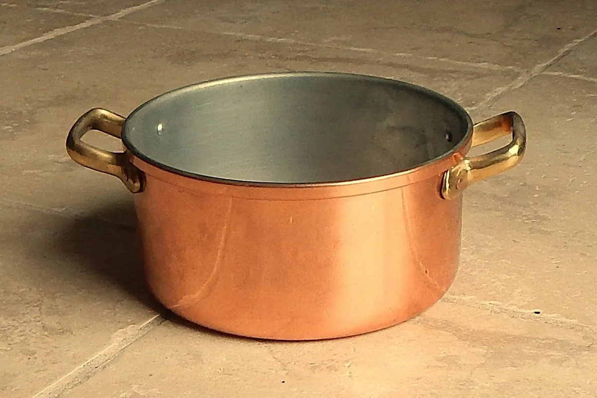Tapiol brand Copper & Brass Cooking Pot - Image 1
