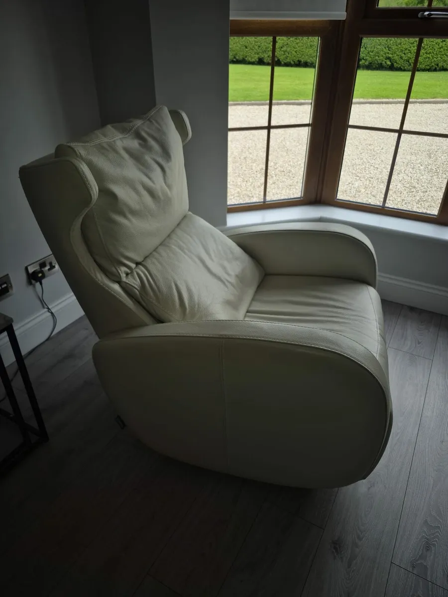 FAMA Kim Swivel and Recline Armchair - Image 4