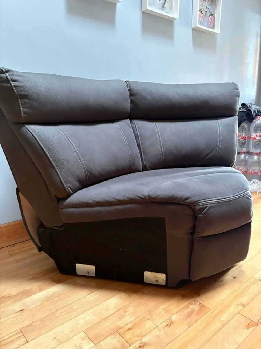 Corner piece  Arlo suite - Image 1