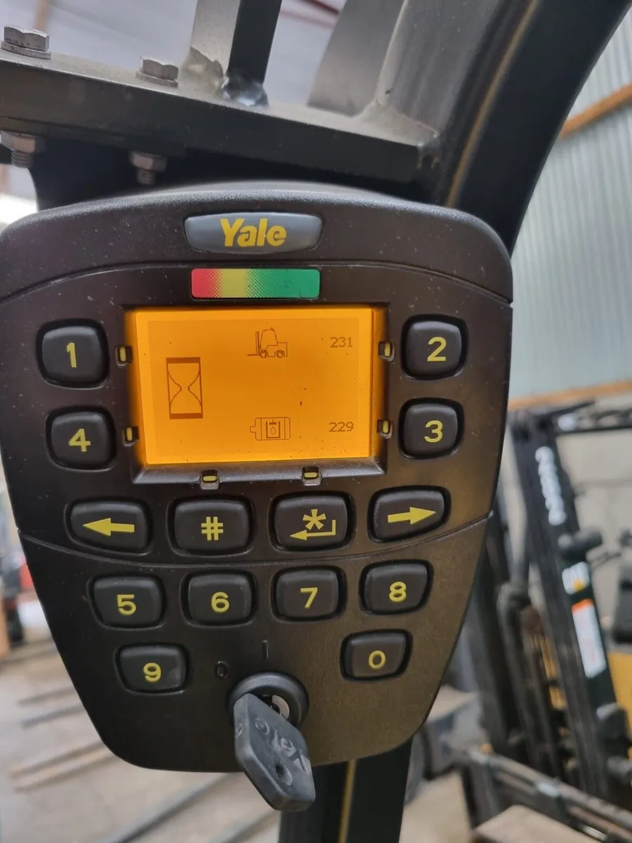 Yale forklift - Image 4