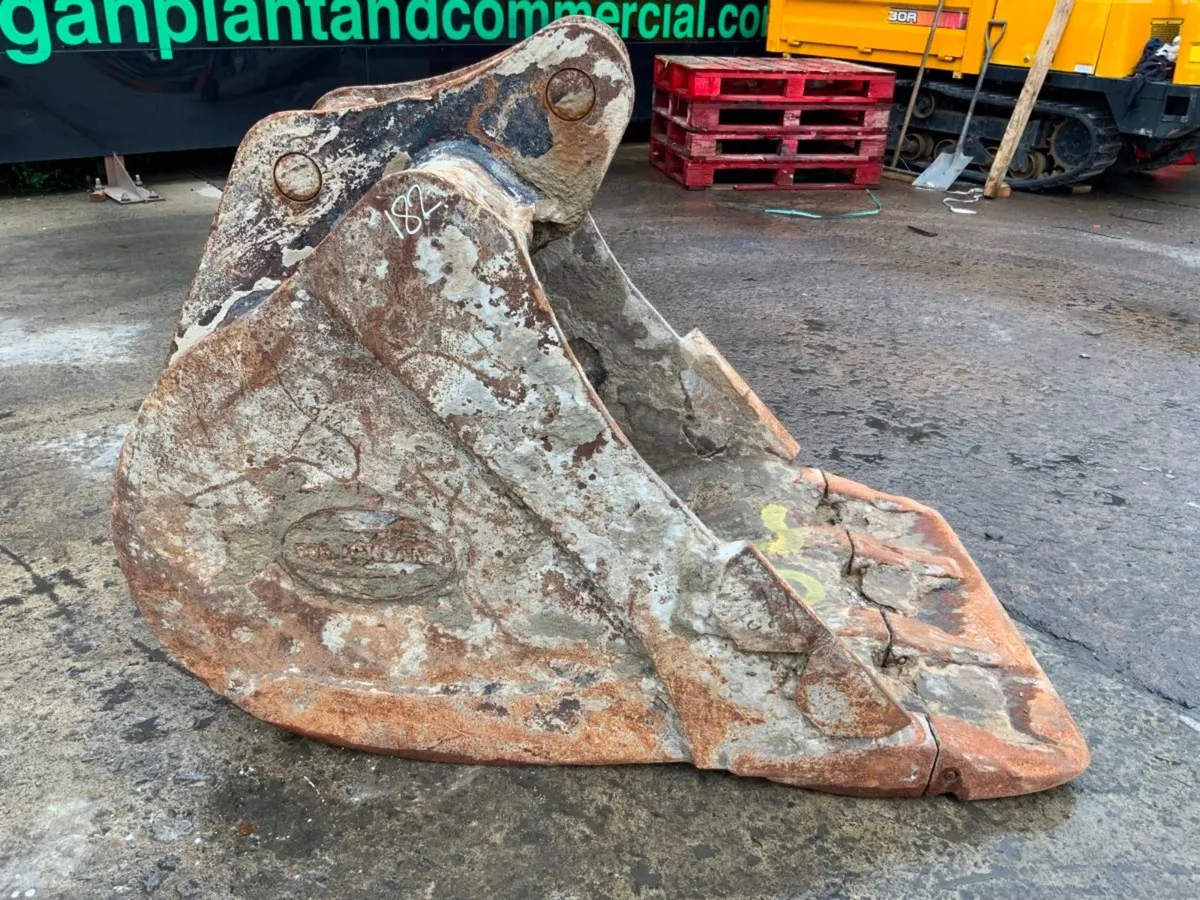 36" DIGGING BUCKET.........65mm PINS.....182. - Image 2