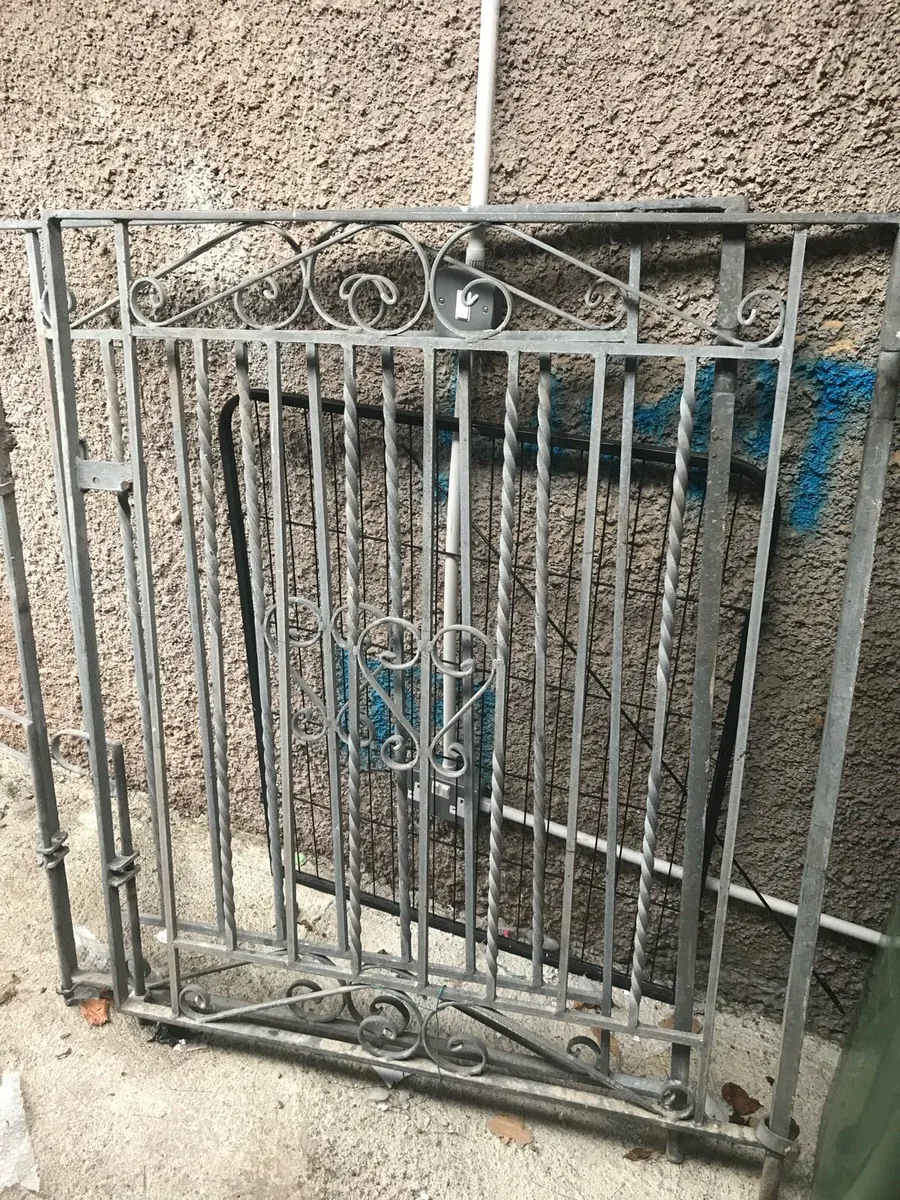Driveway/entrance swing gate - Image 2