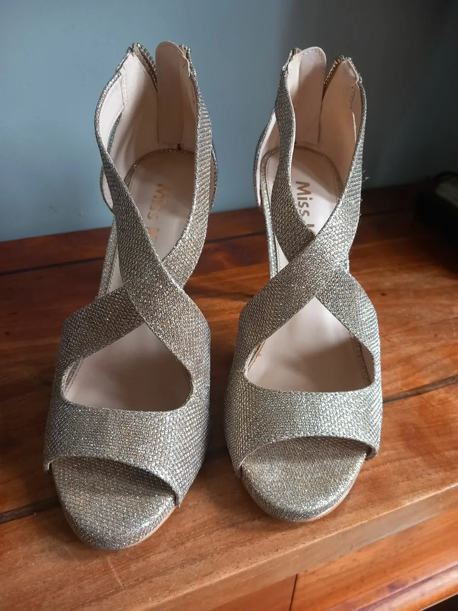Sandles  gold - Image 1