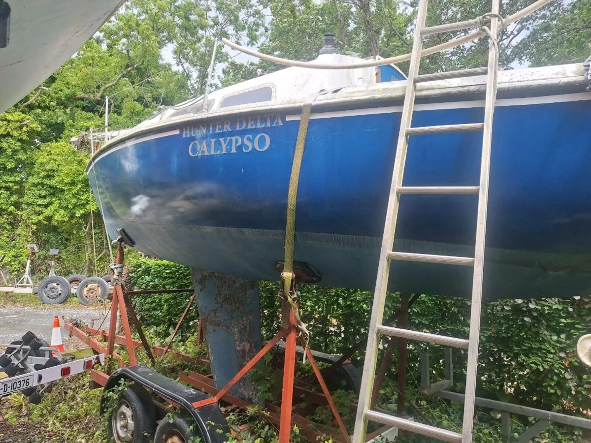 Hunter Delta 25 sailing yacht - Image 2