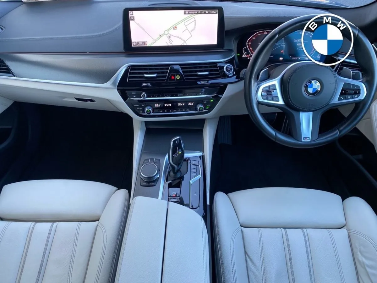 BMW 5 Series 520d M Sport Saloon - Image 4