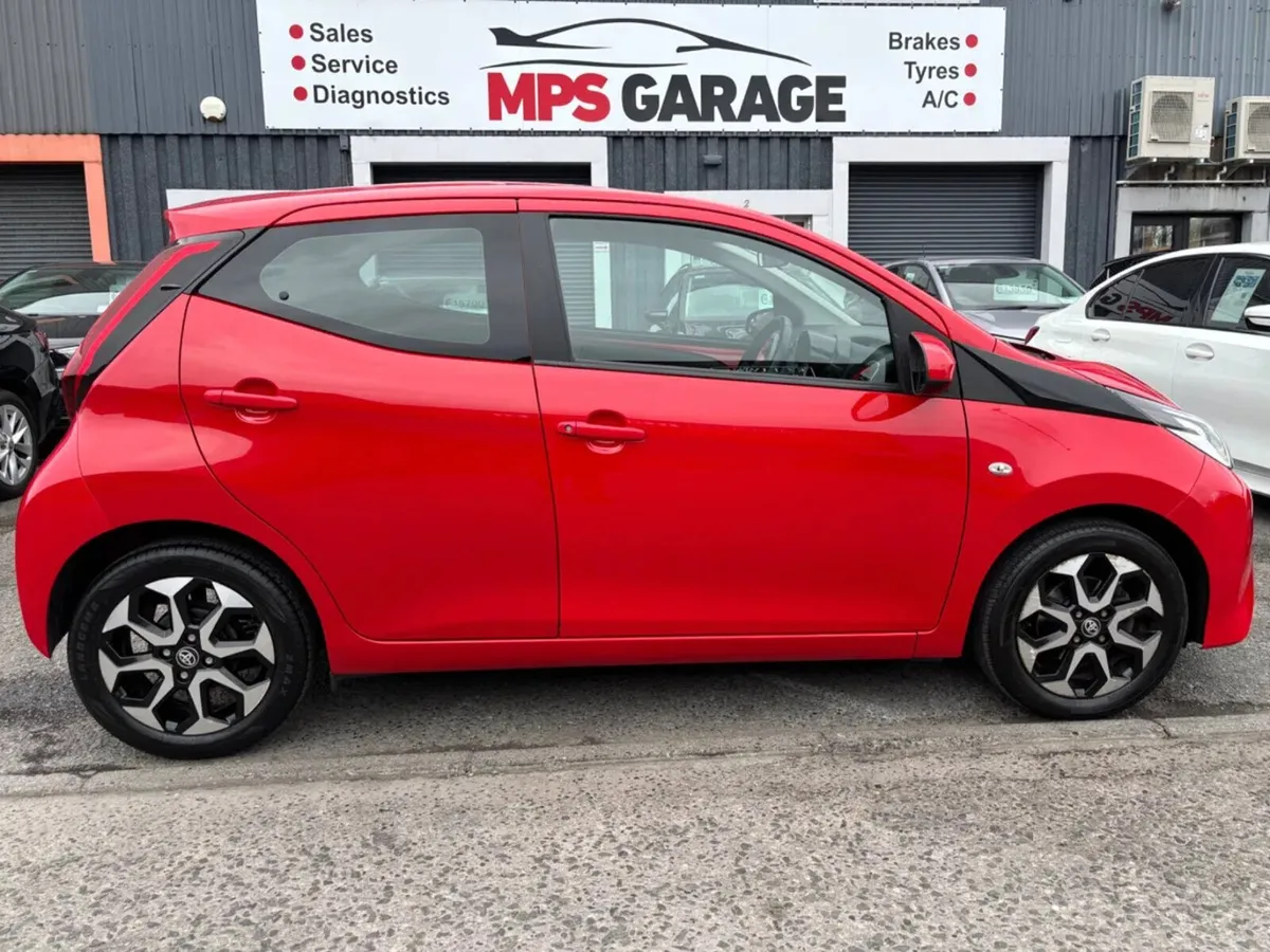 2021 Toyota Aygo 1.0 VVT-i x-play Smatphone - Image 1