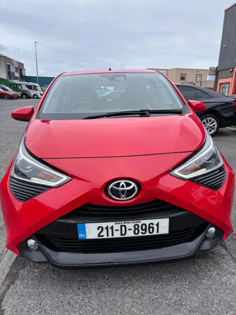 2021 Toyota Aygo 1.0 VVT-i x-play Smatphone - Image 3