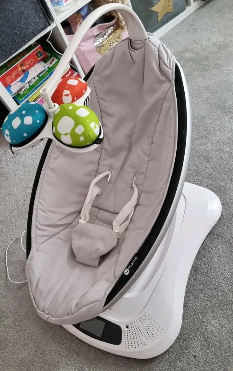 Mamaroo 4Moms baby swing/ rocker - Image 1