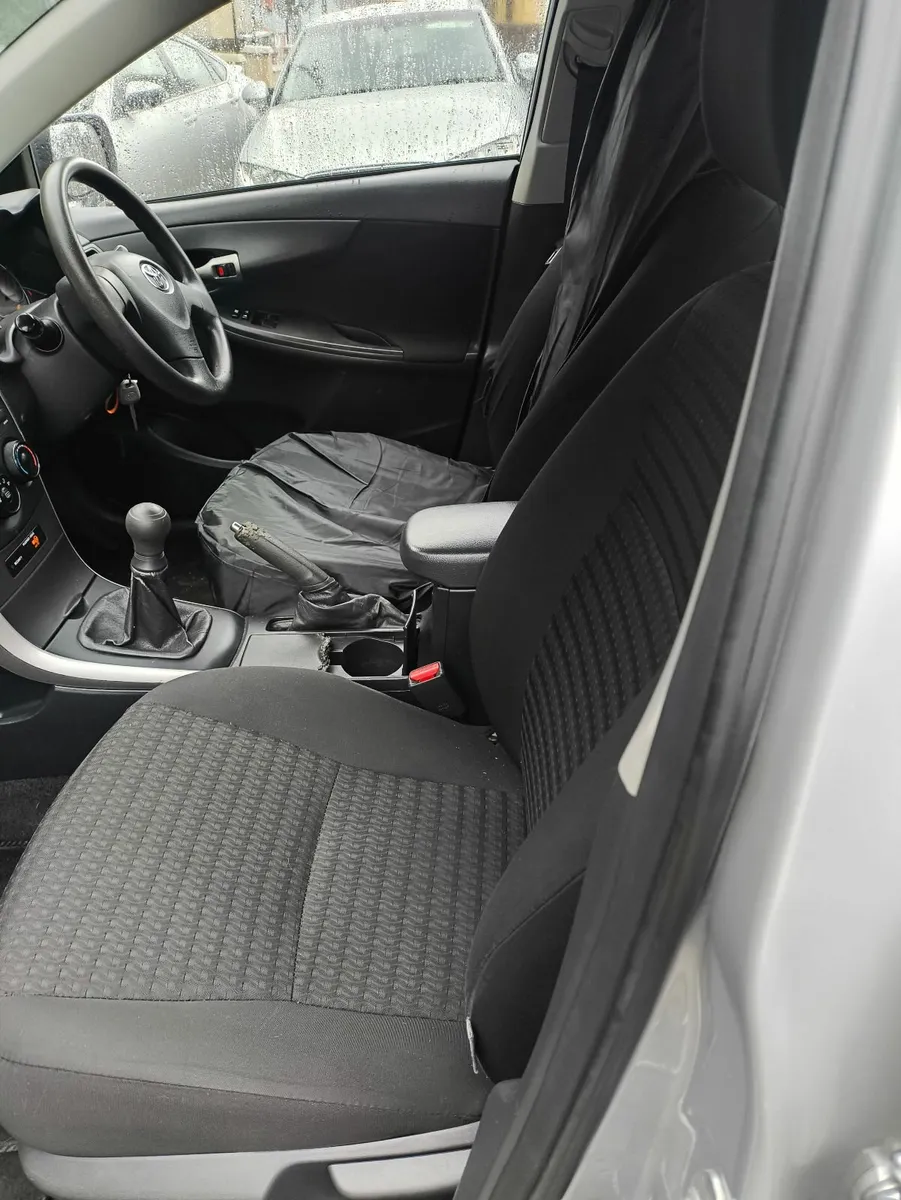 Toyota Corolla 2009 - Image 3