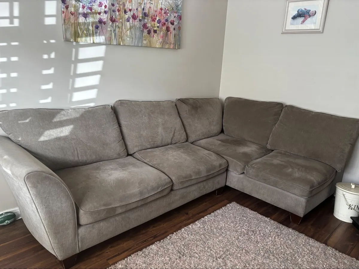 Corner couch - Image 2