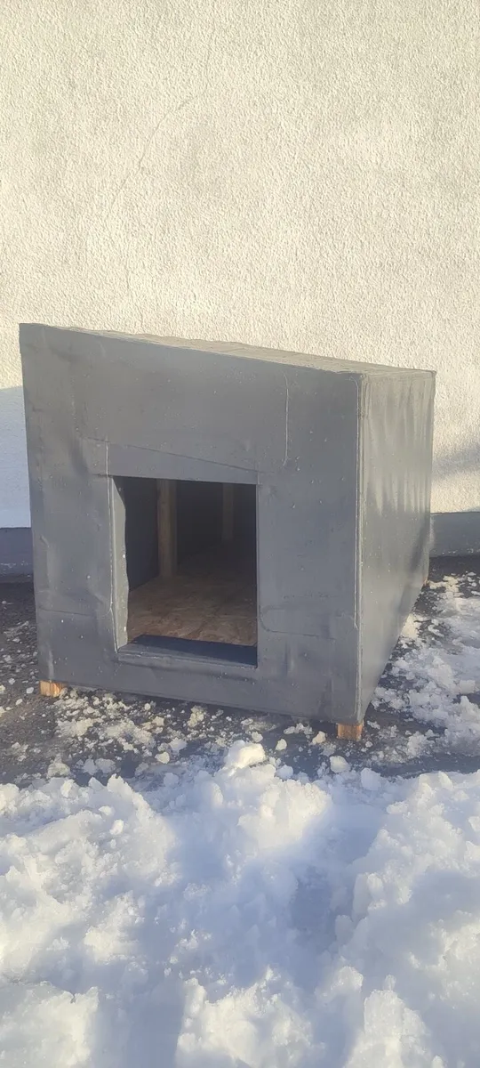 Dog house - Image 1