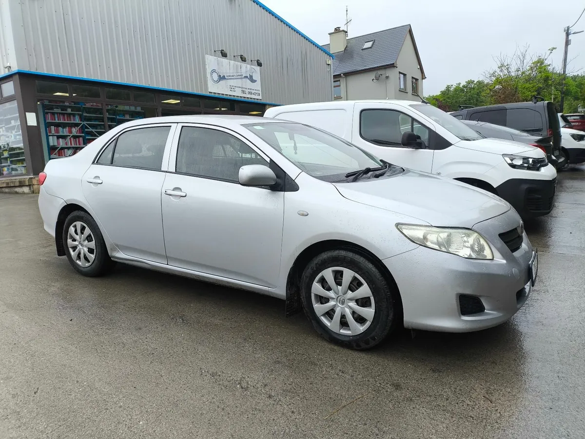 Toyota Corolla 2009 - Image 1
