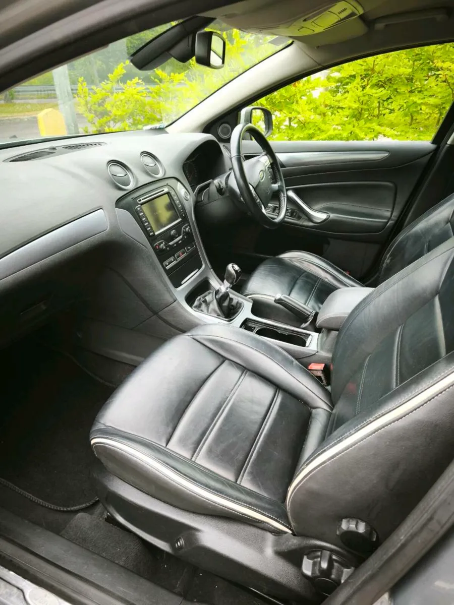 Ford Mondeo Car - Image 4