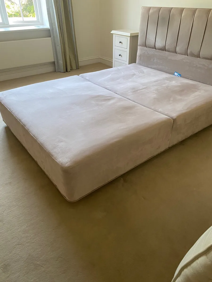 Velvet Bed - Image 2