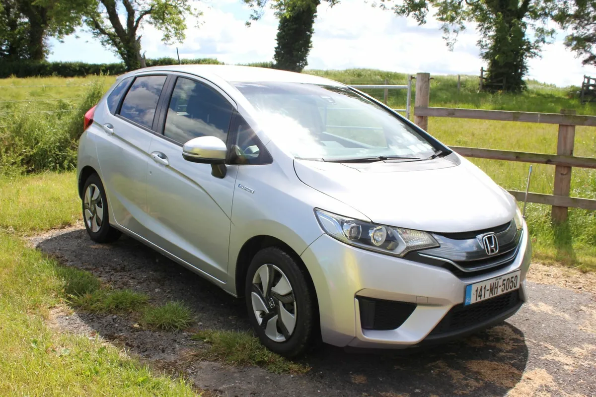 Honda Fit 2014 Hybrid - PRICED TO SELL! - Image 2