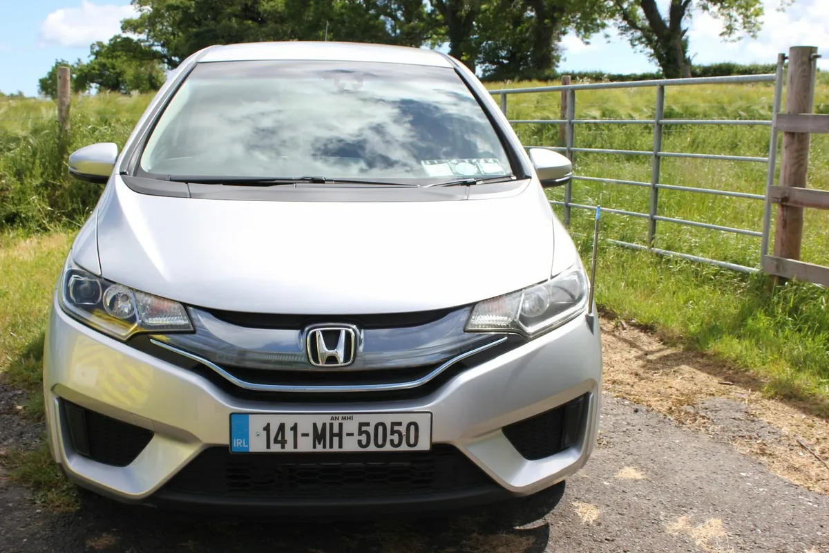 Honda Fit 2014 Hybrid - PRICED TO SELL! - Image 3