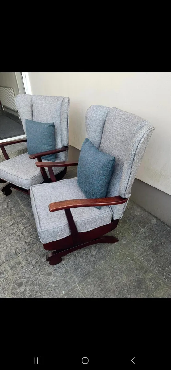 Two rocking chairs - Image 1