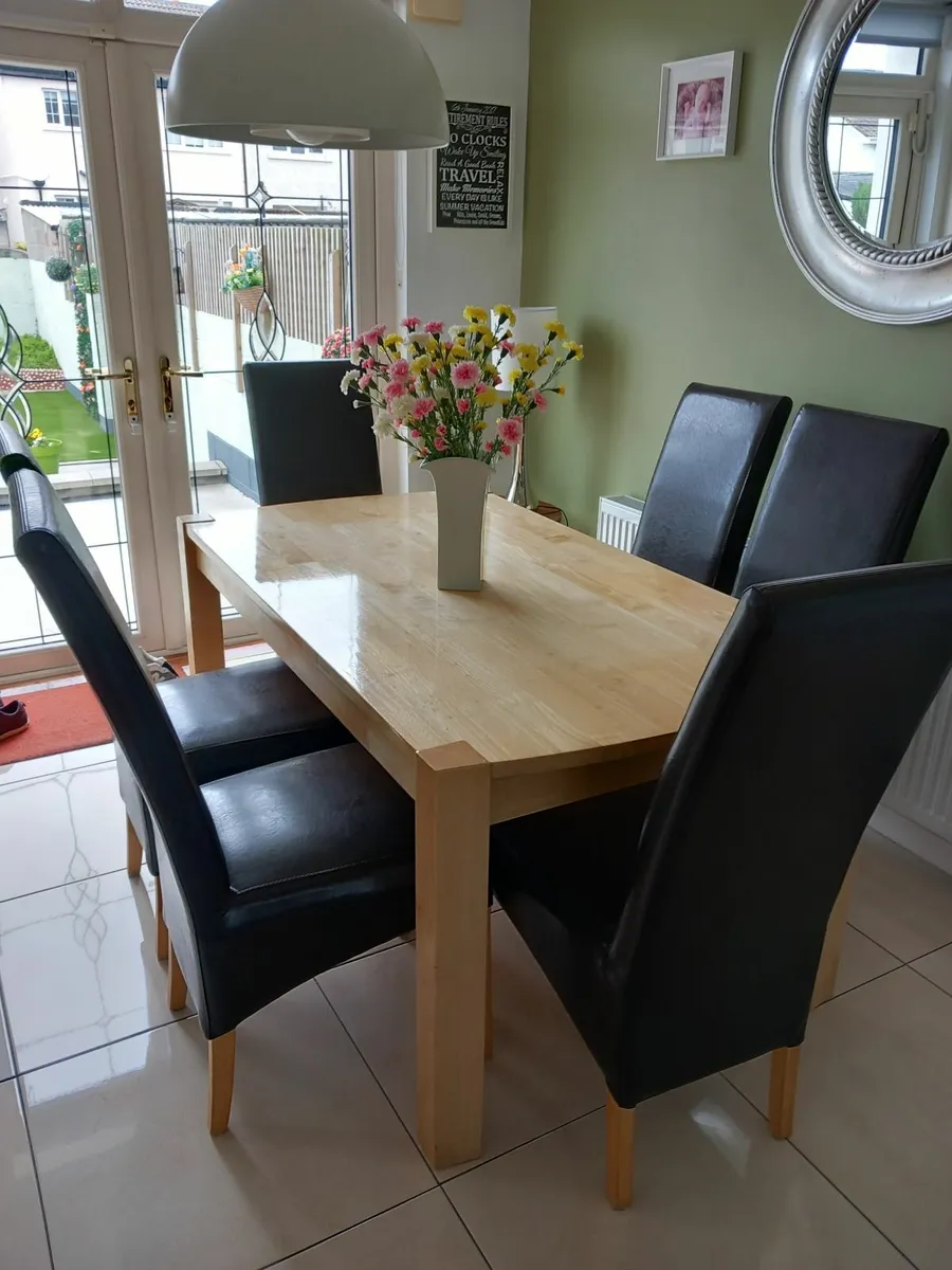 Dinning table with chairs - Image 1