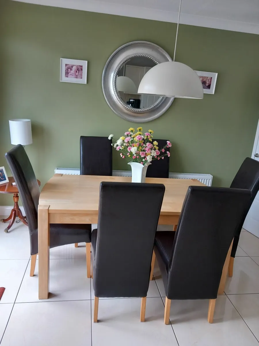 Dinning table with chairs - Image 2