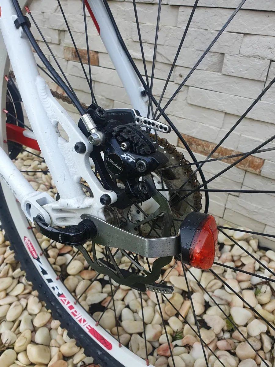 Cube Ams 100 . - Image 3