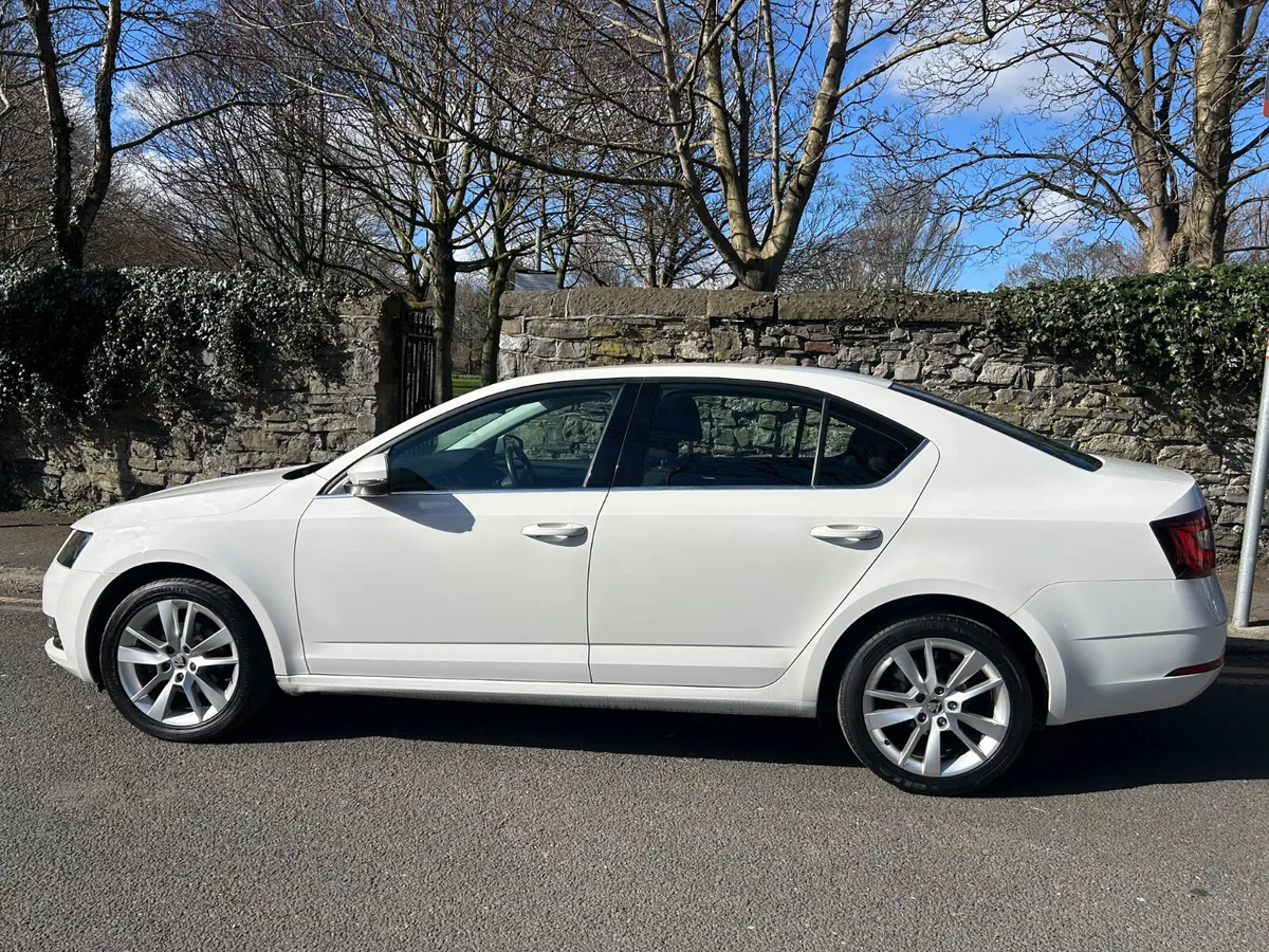 2020 SKODA OCTAIVA PARKING CAMERA SERVICE HISTORY - Image 4
