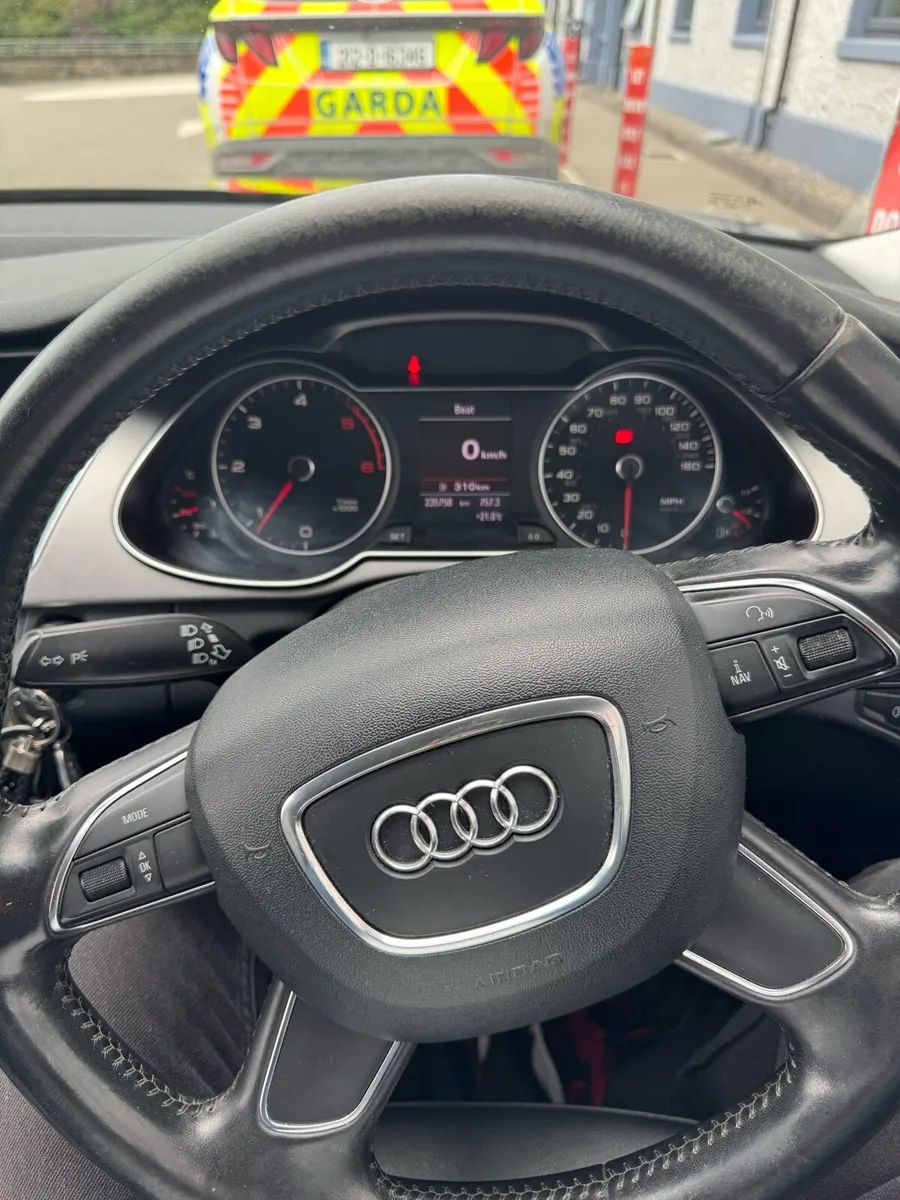 2012 Audi a4 technik TDi - Image 4