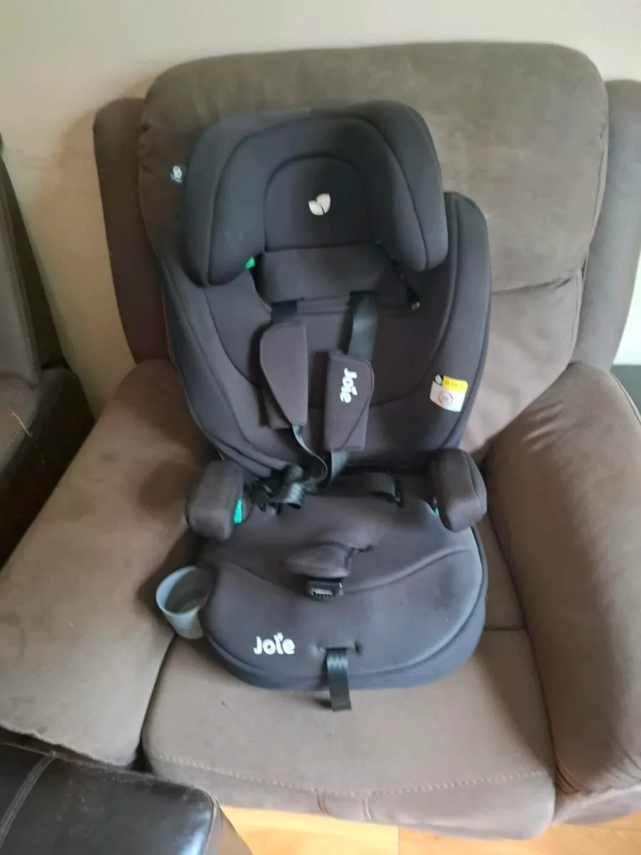 Car seat - Image 1