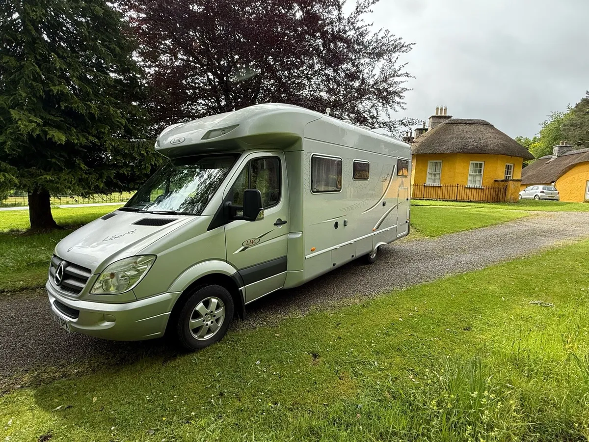Low line mercedes-Benz LMC motorhome - Image 2