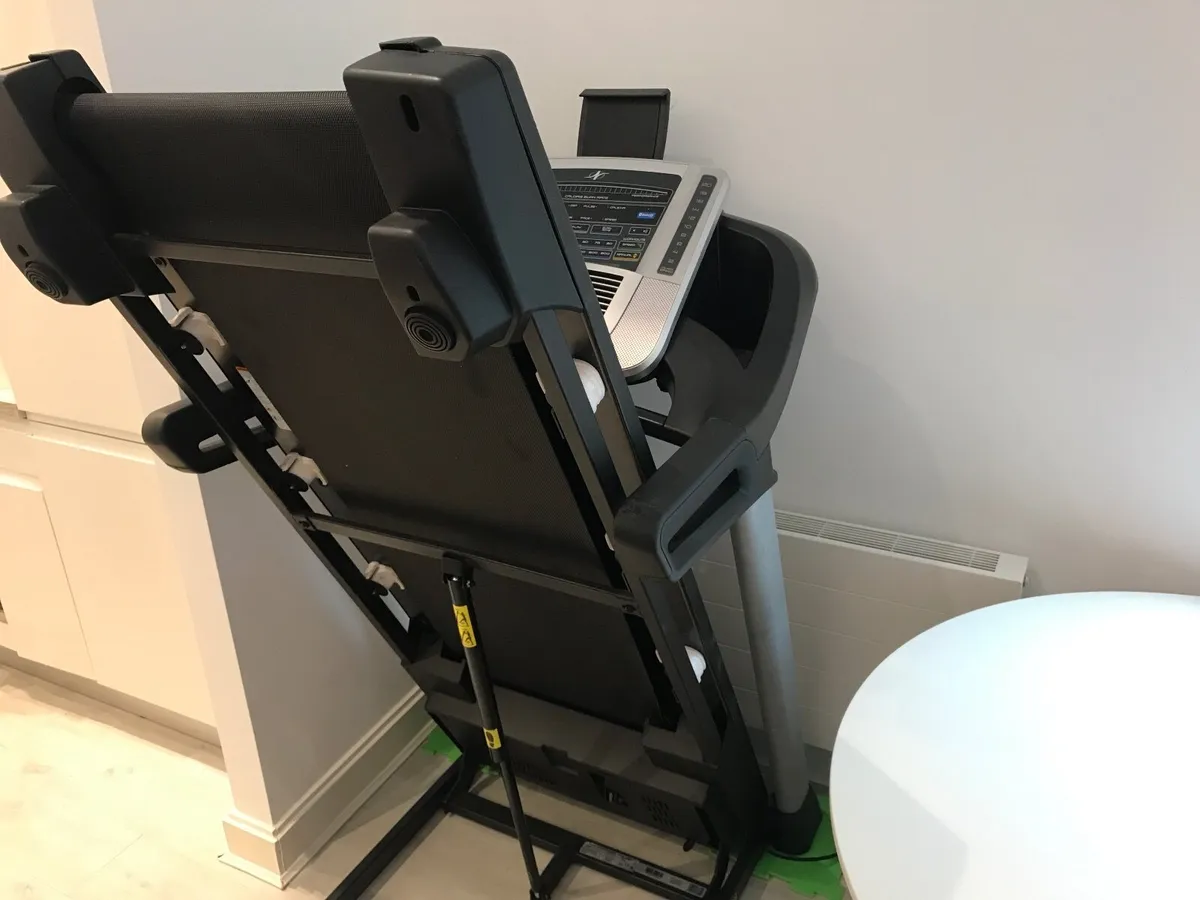 Treadmill NordicTrack C700 2.25 CHP - Image 1