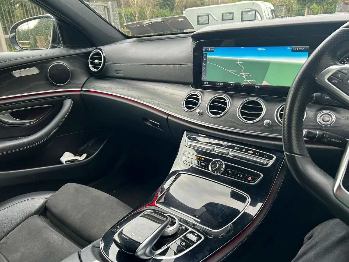 Mercedes-Benz E-Class 2017 - Image 2