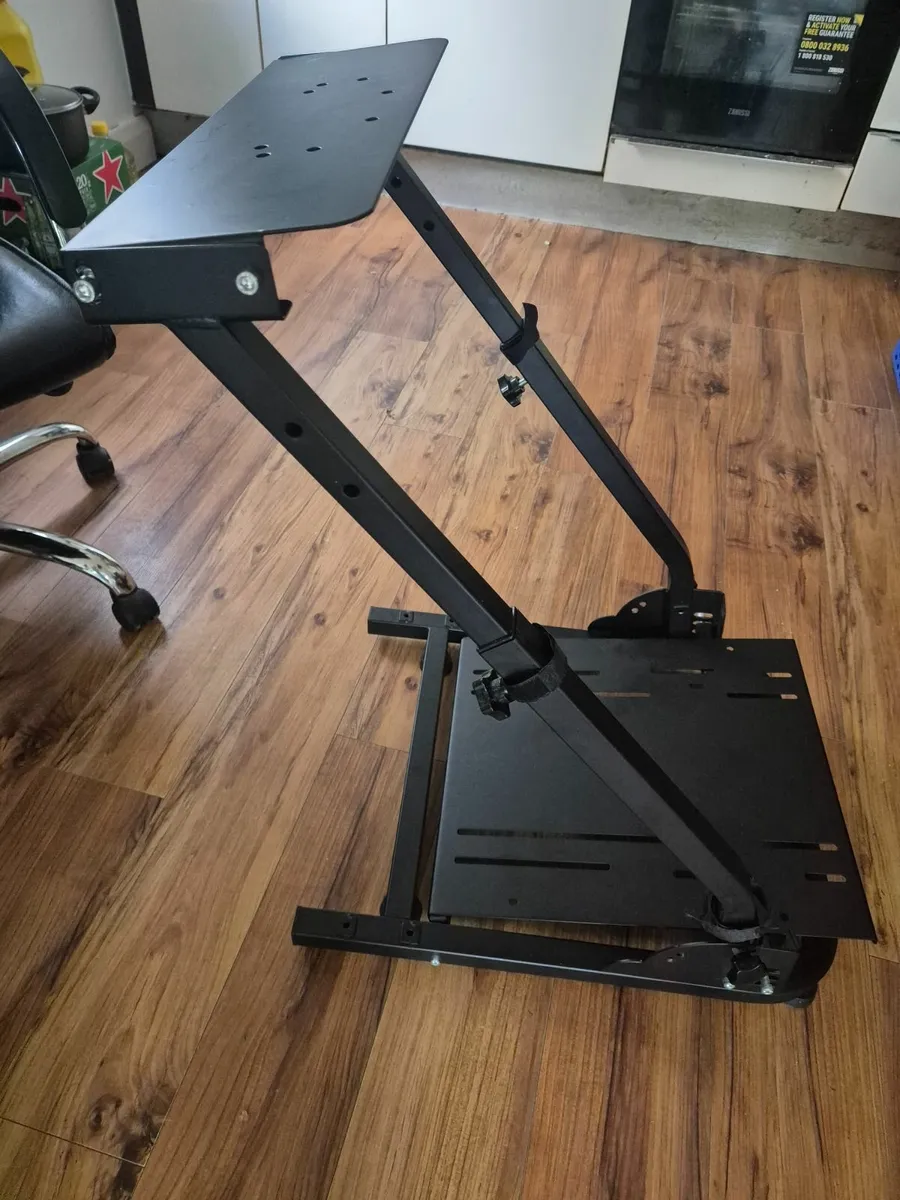 Logitech G29 steering wheel, stand-Like new- - Image 4